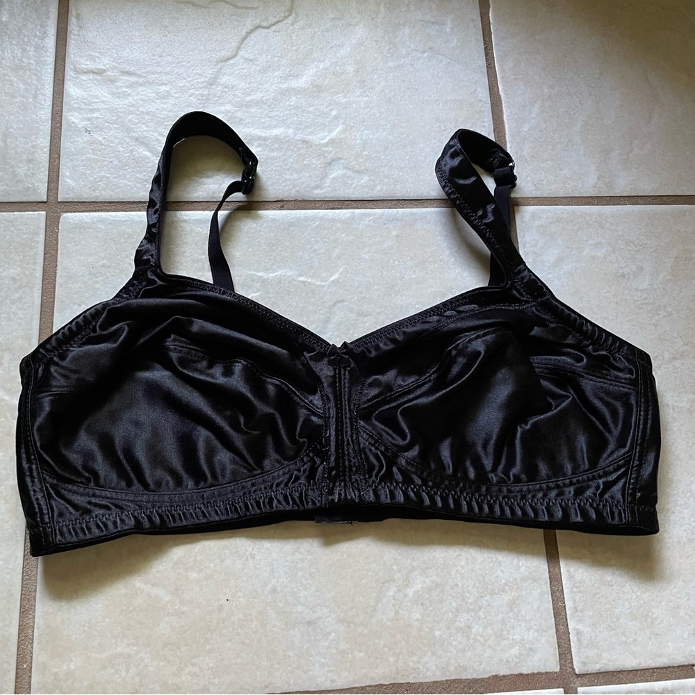 BOBBIE BROOKS BLACK BRA